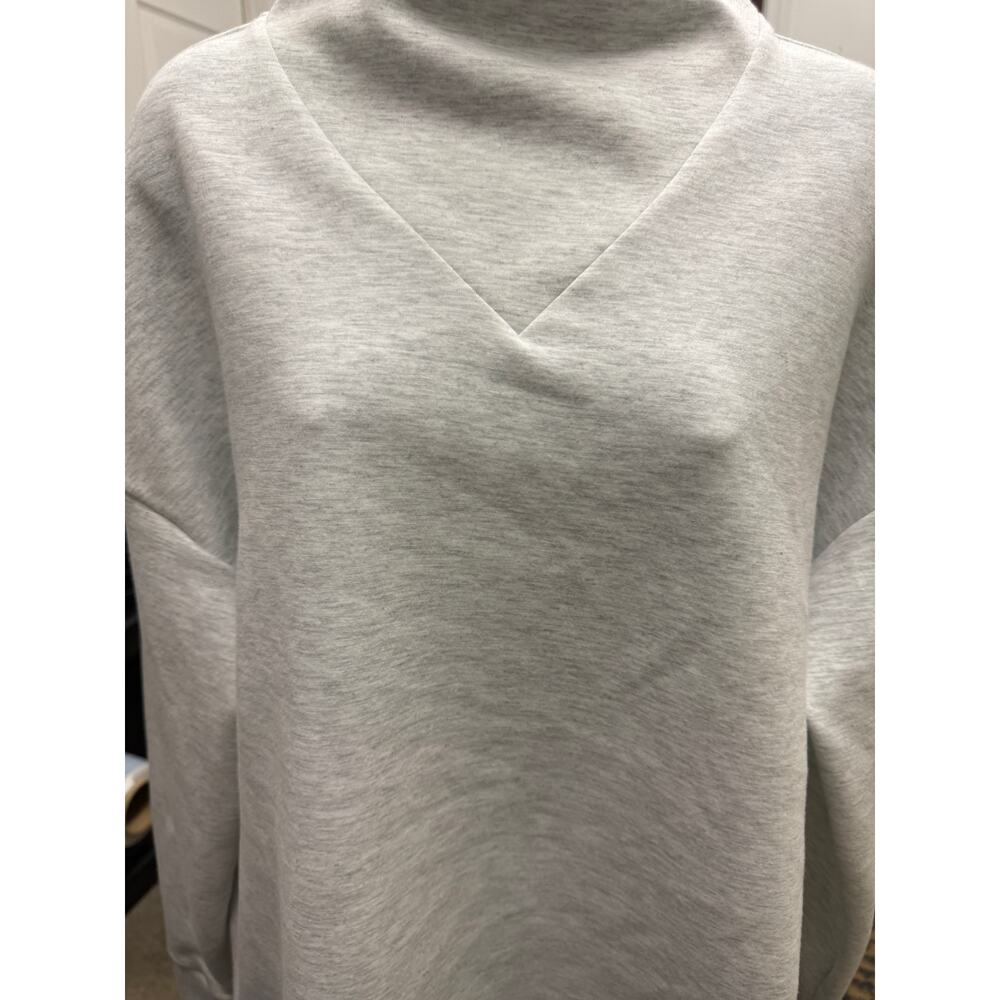 (Lot 2) YOGALICIOUS LUX Women’s M Crosstrain pullover Shirt gray taupe Long - Picture 5 of 8